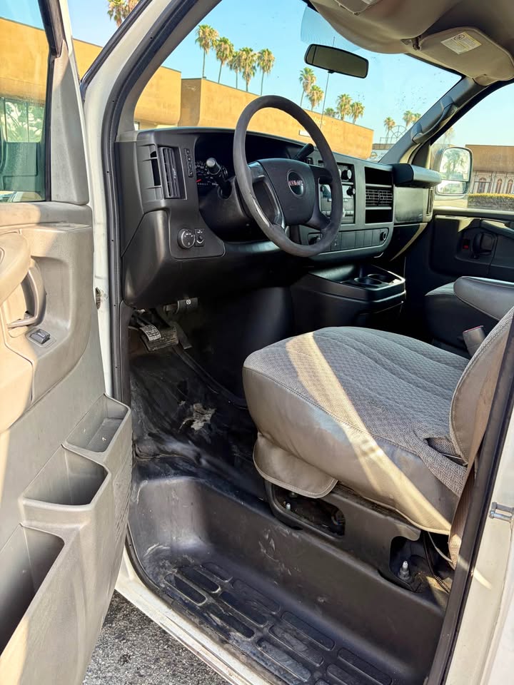 2009 GMC Savana